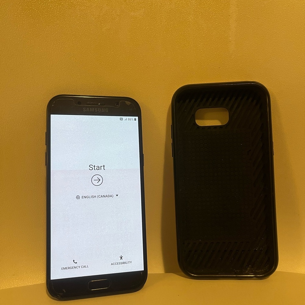 Samsung A5 Smartphone with Black/pink case
